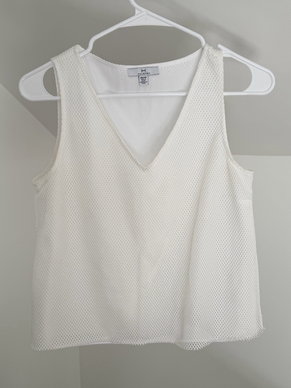 Halston White V-Neck Sleeveless Mesh Tank size XS
